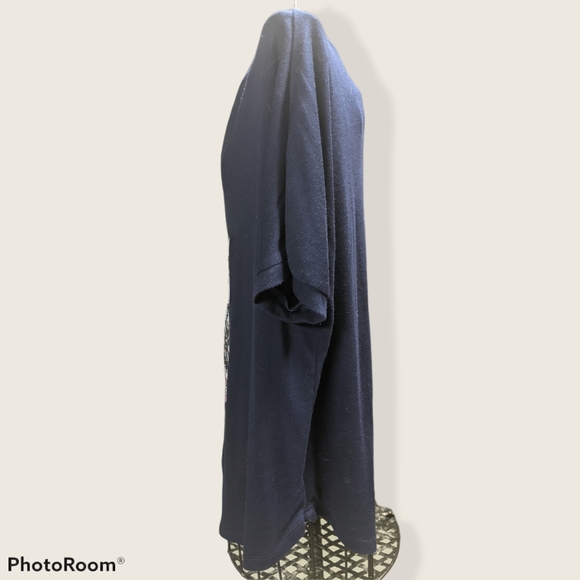 Medium Tee - Picture 2 of 4